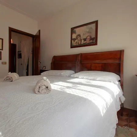 Apartment Tutti A Casa Di Pippo Peschiera del Garda